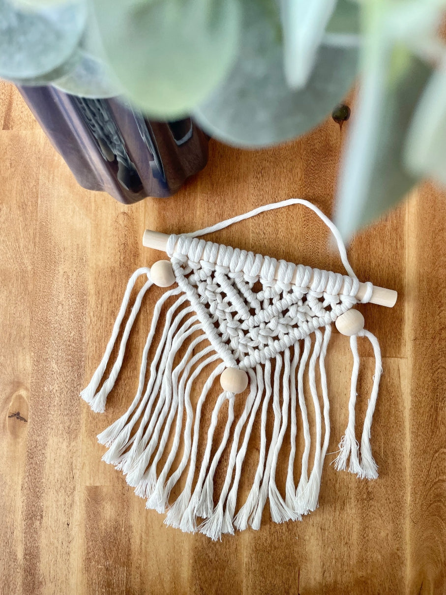 How to Macrame: An Easy Guide for Beginners