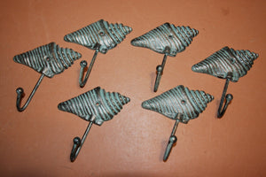 Seashell Wall Hook, Antiqued look Cast Iron Seashell Wall Decor, Bronze Look, 4 1/2 inches,  BL-72